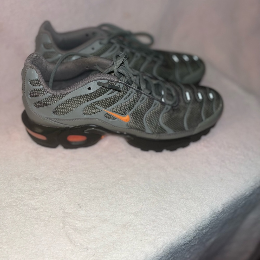 Nike Air Max - Picture 2 of 5